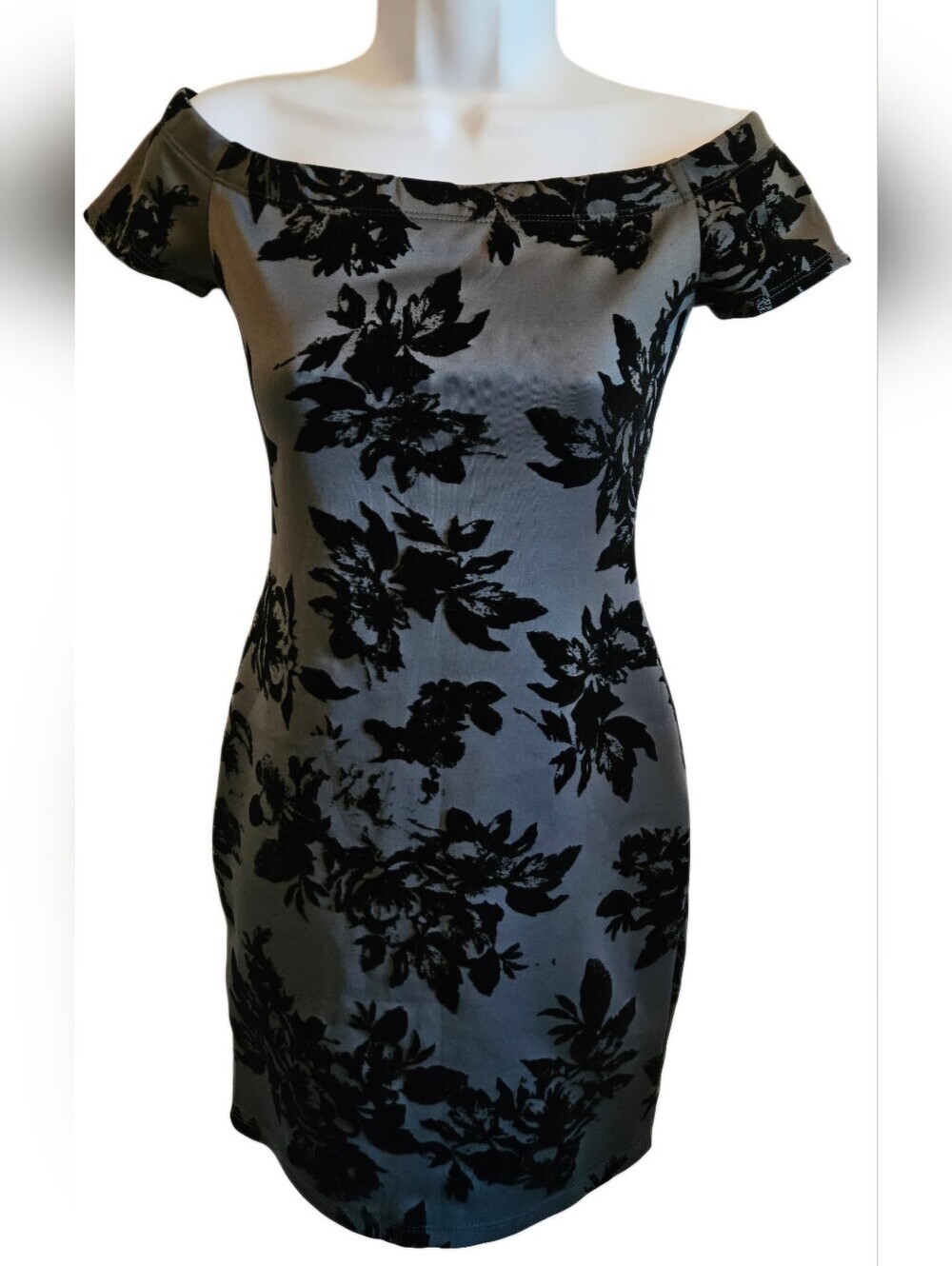 0077 Windsor Black Velvet Floral Grey Mini Dress Whimsigoth Y2K Formal Sz Small